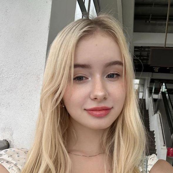 Cecilia  Thomas