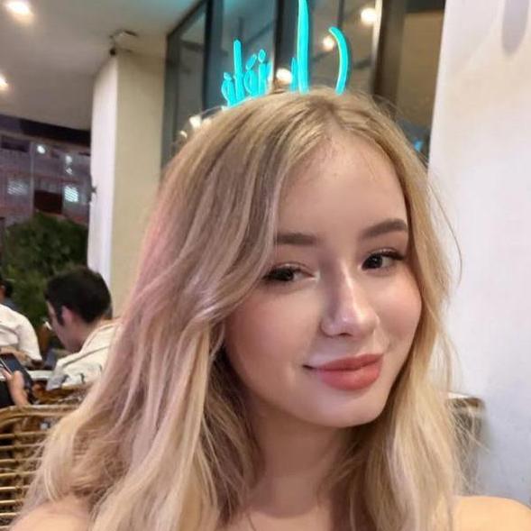 Juliana  Stokes