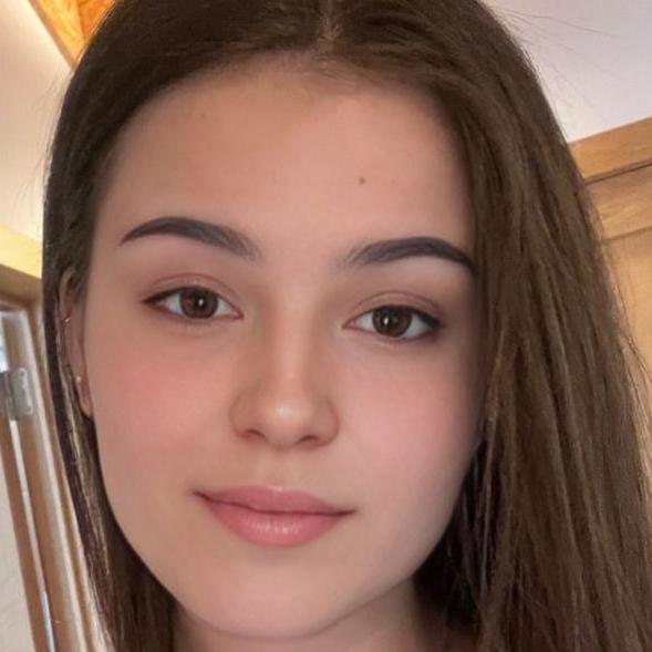 Izabella  Thomas
