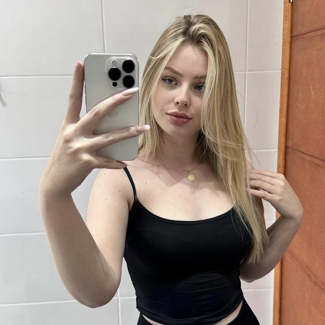 Ariella Stokes