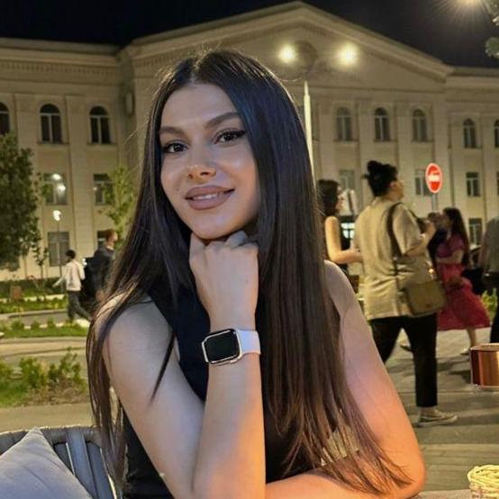 Isabelle Mills