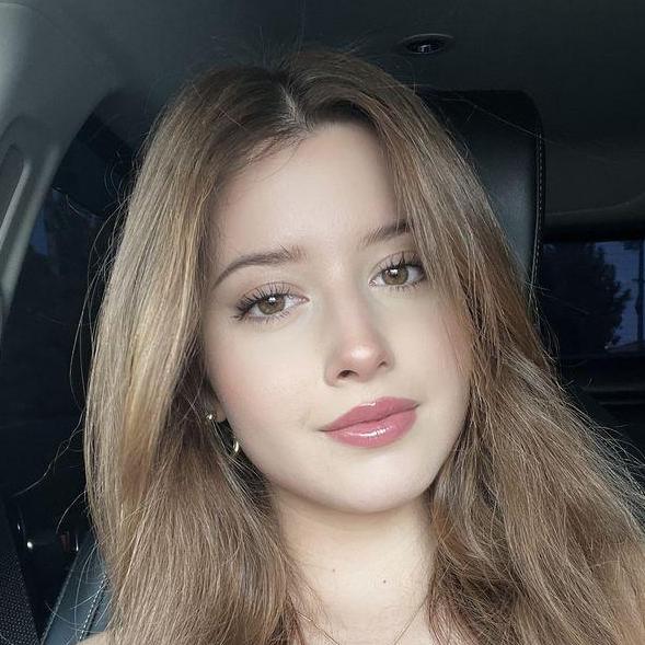 Riley  Bates