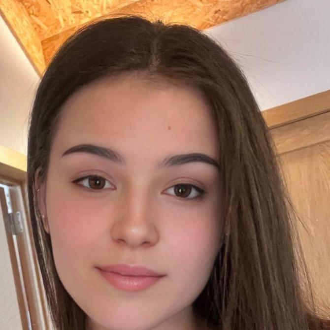 Daisy  Cruz