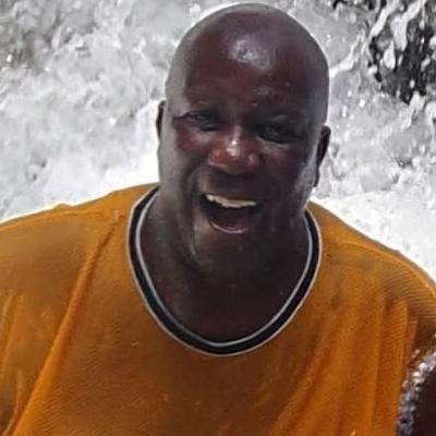 Earl  Lynch